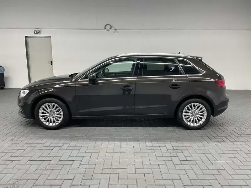 Gebraucht Audi A3 Ambiente 110 PS (80 kW) 2015 Braun Limousine