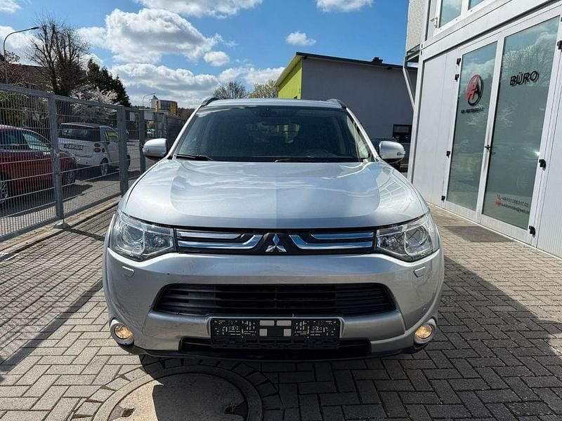 Gebraucht Mitsubishi Outlander Instyle 150 PS (110 kW) 2012 Silber SUV