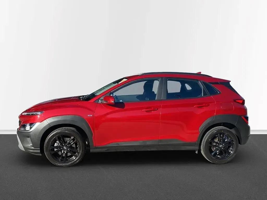Gebraucht Hyundai Kona Trend 120 PS (88 kW) 2022 Rot SUV