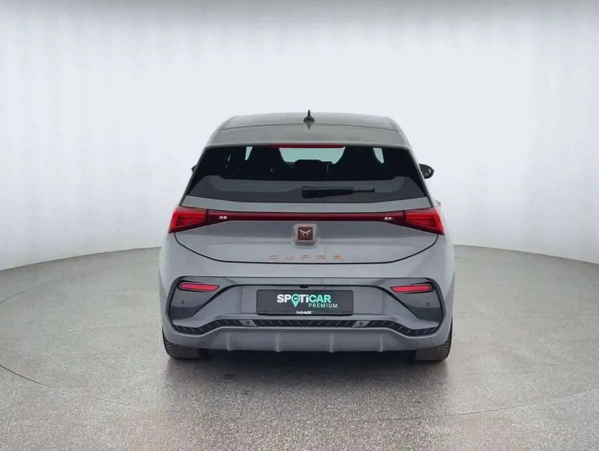 Gebraucht Cupra Born Basis 169 kW (231 PS) 2024 Grau Kleinwagen