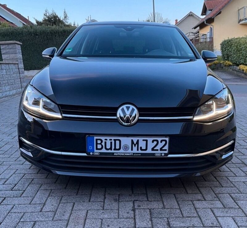 Schwarz Gebraucht 2019 VW Golf VII IQ Drive Kombi | 18.299 € (Fairer Preis) - Bild 1/4