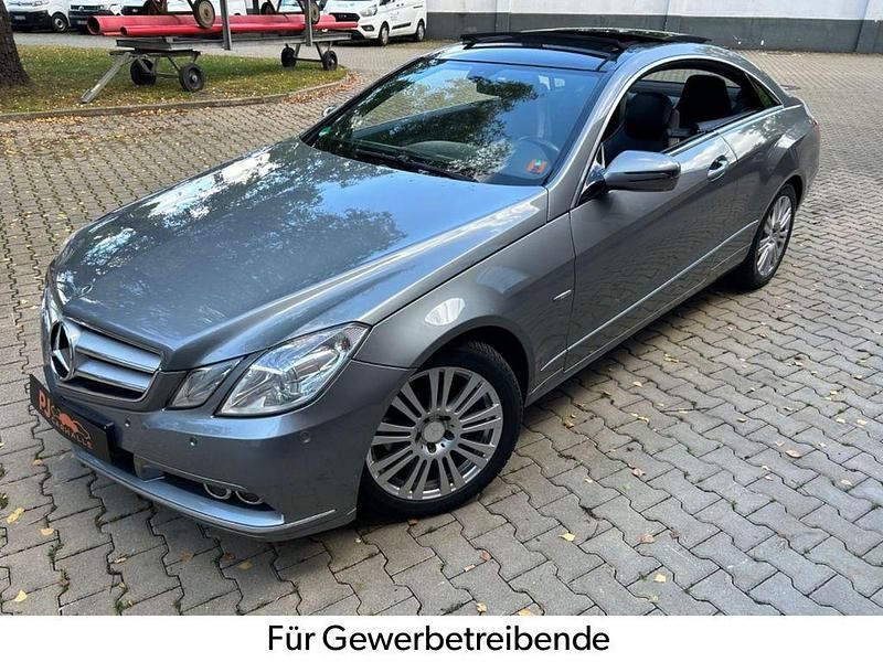 Silber Gebraucht 2009 Mercedes E250 Coupé | 7.999 € (Superpreis) - Bild 1/3