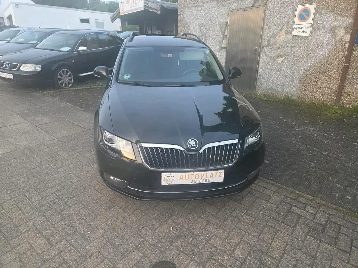 Gebraucht Skoda Superb 140 PS (102 kW) 2014 Schwarz Kombi