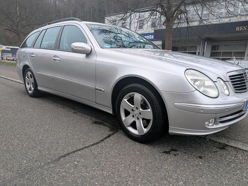 Gebraucht Mercedes E240 177 PS (130 kW) 2005 Silber Kombi