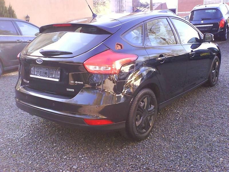 Używany Ford Focus Trend 101 KM (74 kW) 2016 Czarny Hatchback