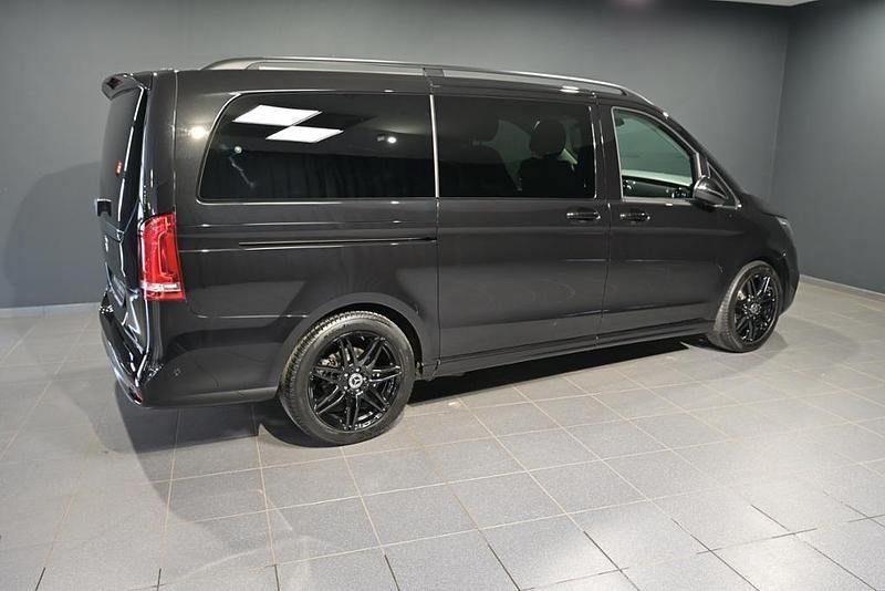 Gebraucht Mercedes V220 AMG 163 PS (119 kW) 2024 Obsidianschwarz metallic Van / Kleinbus
