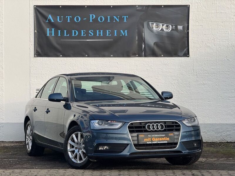 Blau Gebraucht 2015 Audi A4 Attraction Limousine | 13.990 € (Guter Preis) - Bild 1/4