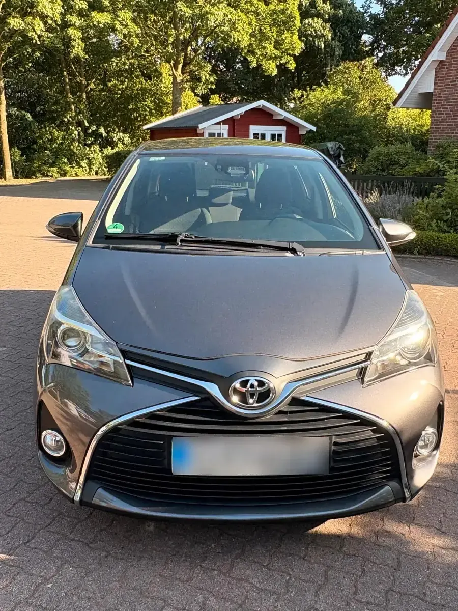 Gebraucht Toyota Yaris Edition-S 69 PS (50 kW) 2016 Grau Kleinwagen