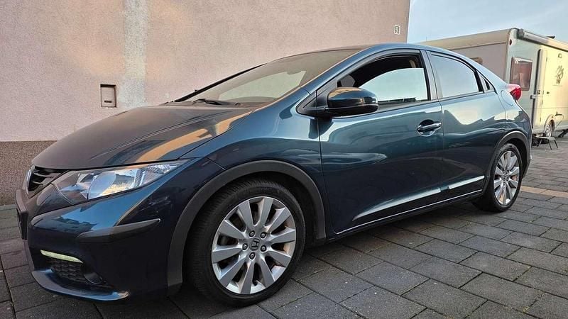 Woodland green p. Gebraucht 2013 Honda Civic Sport Limousine | 6.400 € (Guter Preis) - Bild 1/4