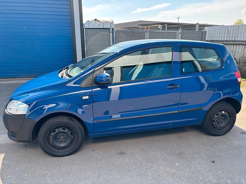 Second-hand VW Fox 55 CP (40 kW) 2006 Albastru Hatchback