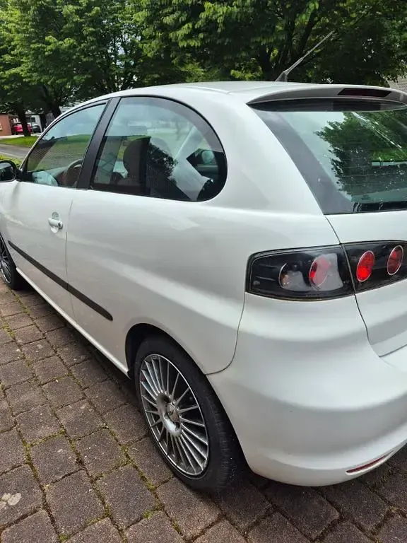 Brugt Seat Ibiza Reference 69 HK (50 kW) 2008 Hvid Sedan