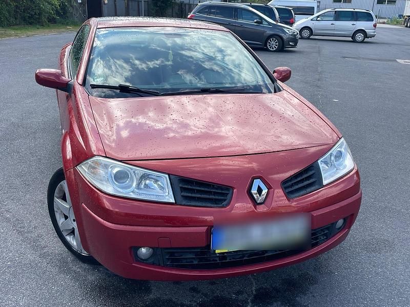 Rot Gebraucht 2006 Renault Mégane Cabriolet Cabrio | 3.350 € (Teuer) - Bild 1/4