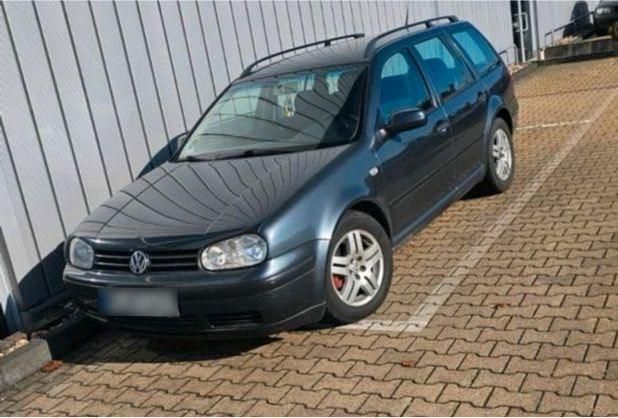 Blau Gebraucht 2000 VW Golf IV Edition Kombi | 750 € (Superpreis) - Bild 1/4