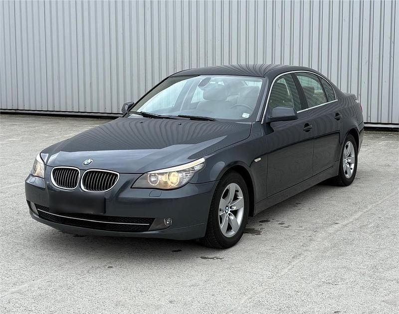 Gebraucht BMW 523 190 PS (139 kW) 2009 Grau Limousine