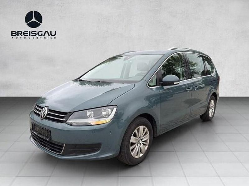 Blau Gebraucht 2020 VW Sharan Comfortline Van / Kleinbus | 18.990 € (Guter Preis) - Bild 1/4