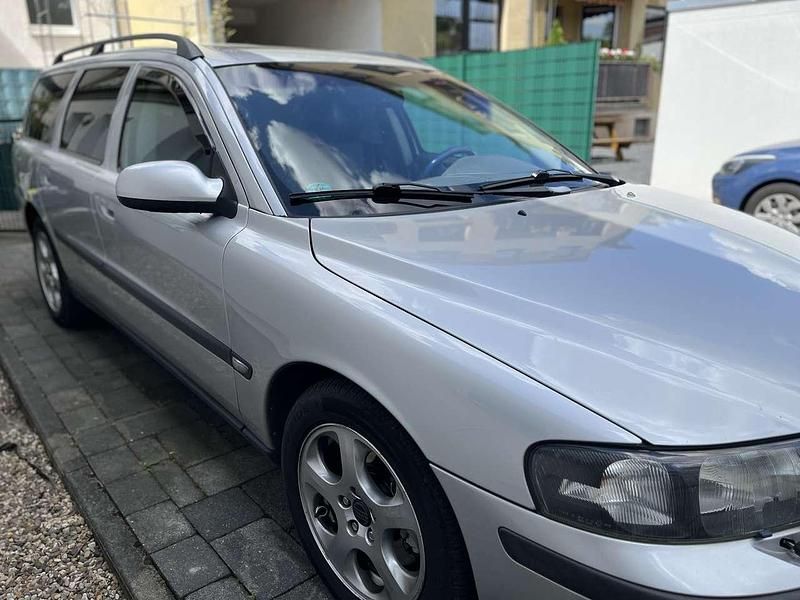 Gebraucht Volvo V70 140 PS (102 kW) 2002 Silber Kombi
