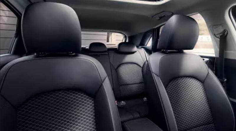 Neu Kia Ceed 140 PS (102 kW) 2026 Silber Kleinwagen