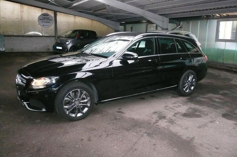 Gebraucht Mercedes C250 204 PS (150 kW) 2015 Schwarz Kombi