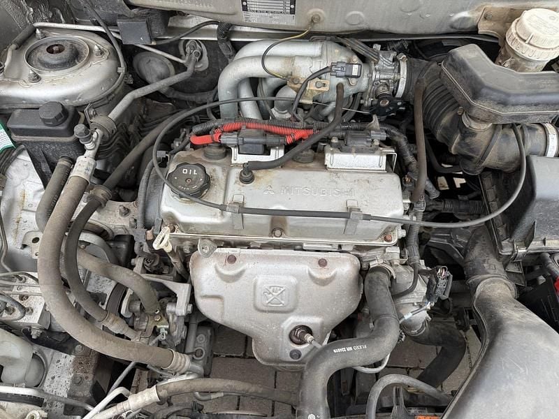 Gebraucht Mitsubishi Space Star 97 PS (71 kW) 2002 Grau Van / Kleinbus