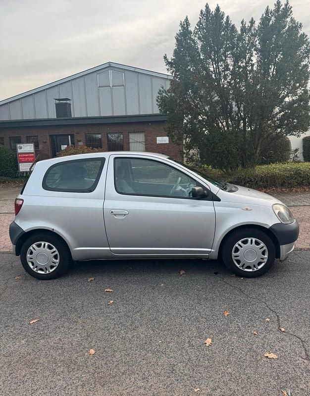 Gebraucht Toyota Yaris 68 PS (50 kW) 2002 Grau Kleinwagen