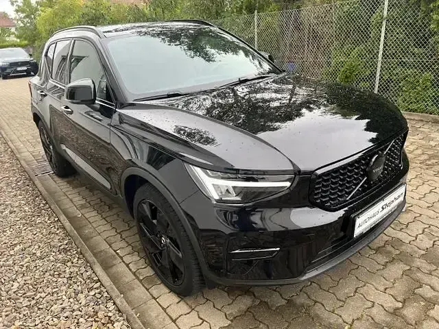 Gebraucht Volvo XC40 Plus 163 PS (119 kW) 2024 Schwarz SUV