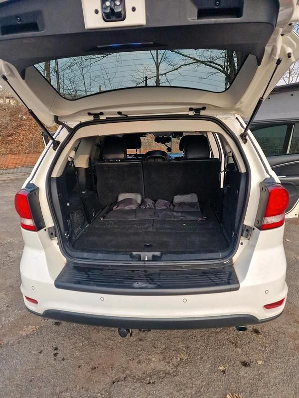 Gebraucht Fiat Freemont 170 PS (125 kW) 2012 Weiß SUV