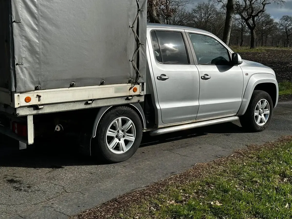 Gebraucht VW Amarok 193 PS (141 kW) 2010 Silber Pickup