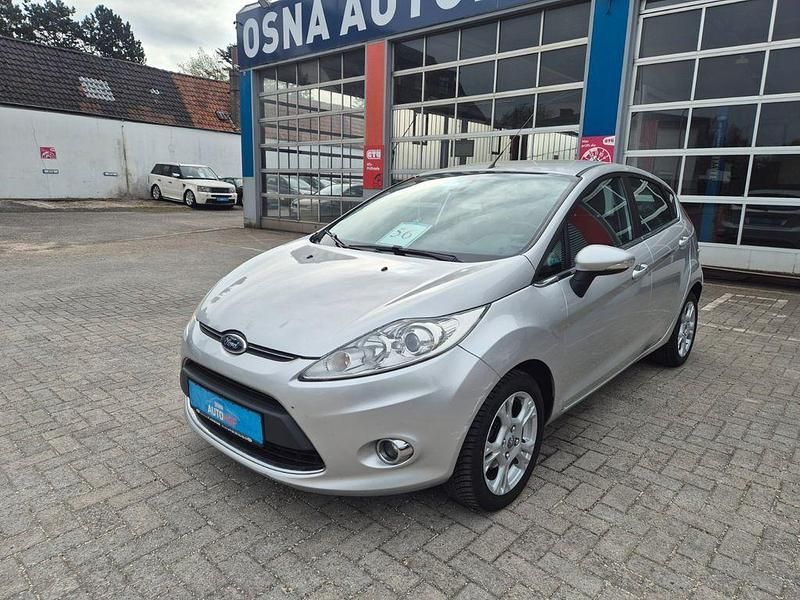 Gebraucht Ford Fiesta Titanium 82 PS (60 kW) 2012 Grau Kleinwagen
