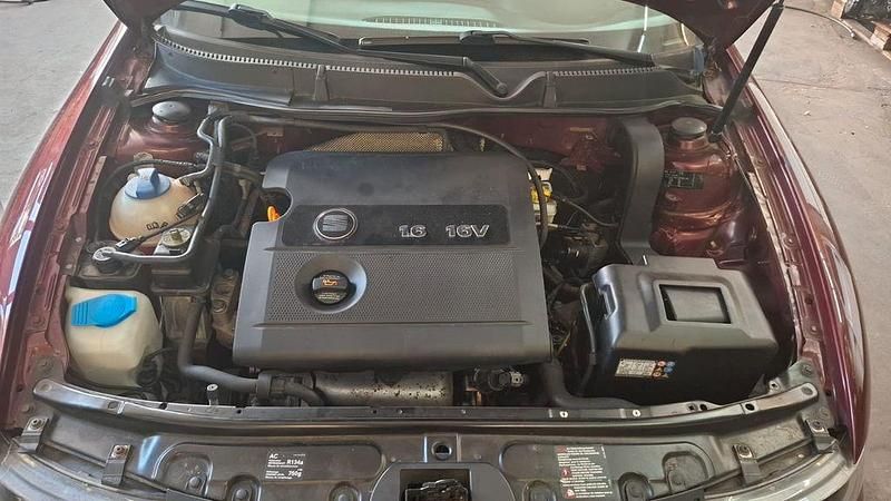 Rot Gebraucht 2004 Seat Toledo Limousine | 1.950 € (Fairer Preis) - Bild 1/4