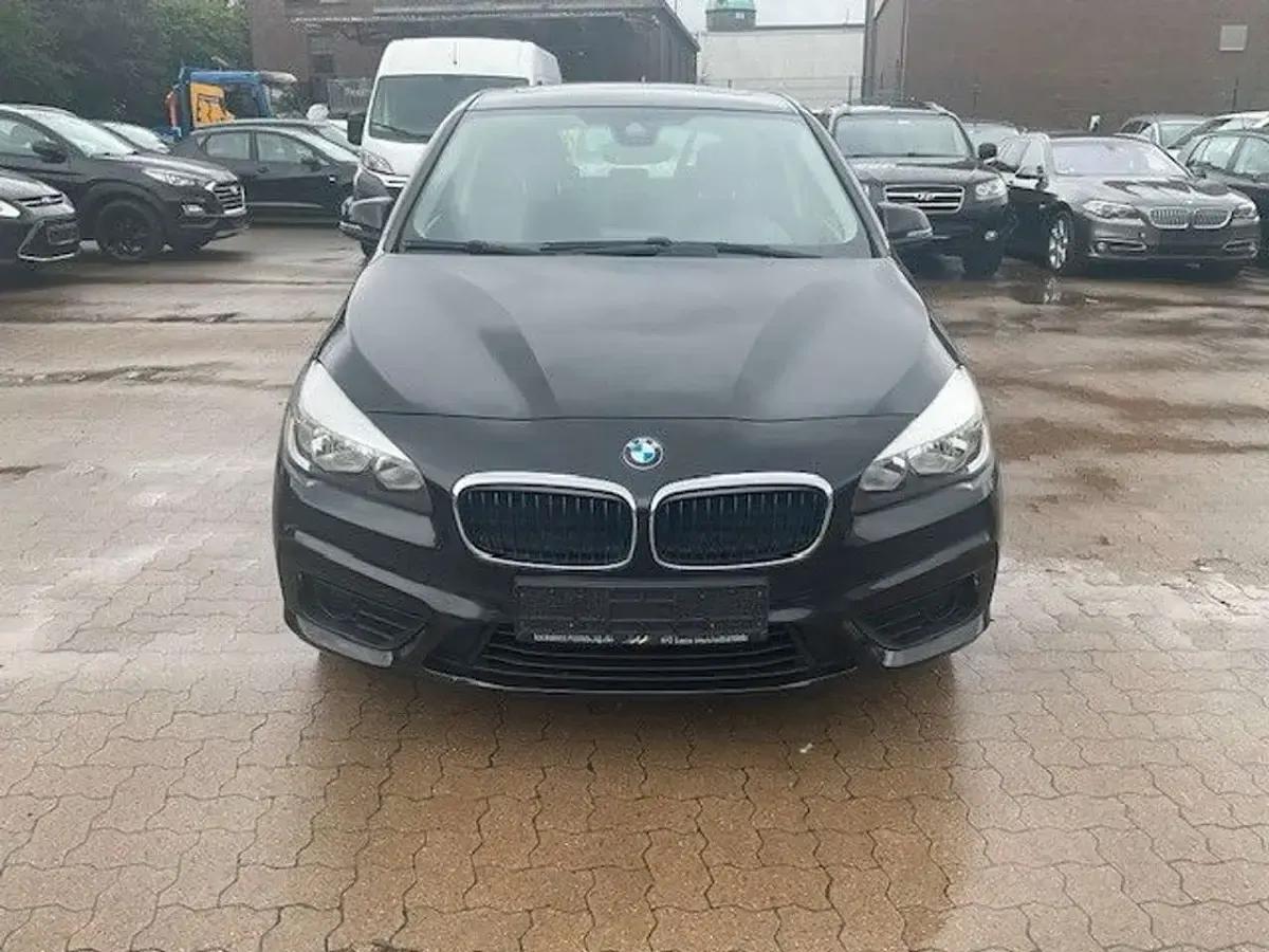 Gebraucht BMW 218 Active Tourer 136 PS (100 kW) 2015 Saphirschwarz Van / Kleinbus