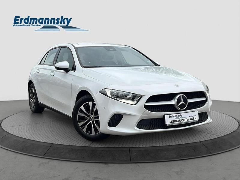 Gebraucht Mercedes A200 150 PS (110 kW) 2022 Digitalweiss (weiß) Limousine