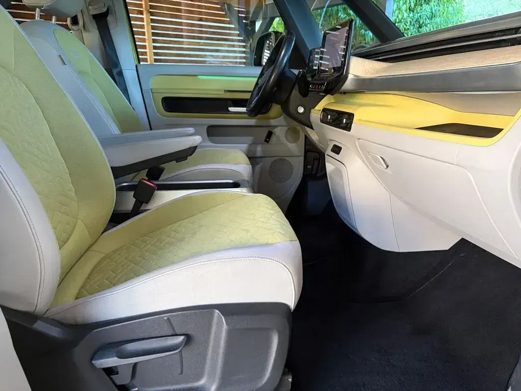 Gebraucht VW ID. Buzz Pro 150 kW (204 PS) 2024 Gelb Van / Kleinbus