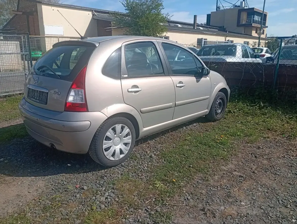Gebraucht Citroën C3 76 PS (55 kW) 2009 Gold Kleinwagen