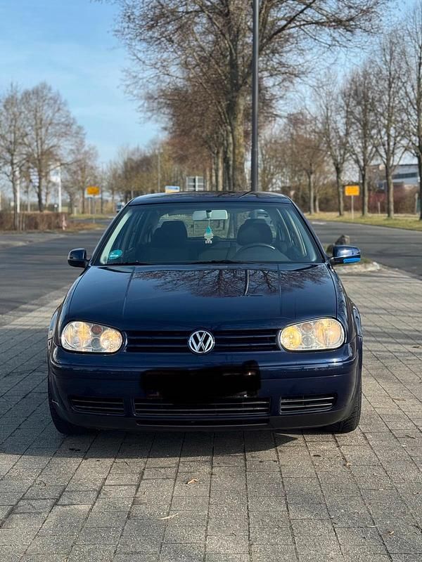 Gebraucht VW Golf IV 104 PS (76 kW) 2002 Blau Kleinwagen