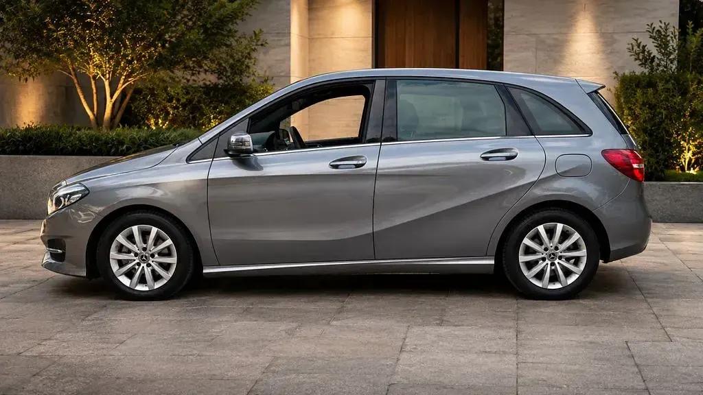 Gebraucht Mercedes B180 122 PS (89 kW) 2018 Grau Kleinwagen