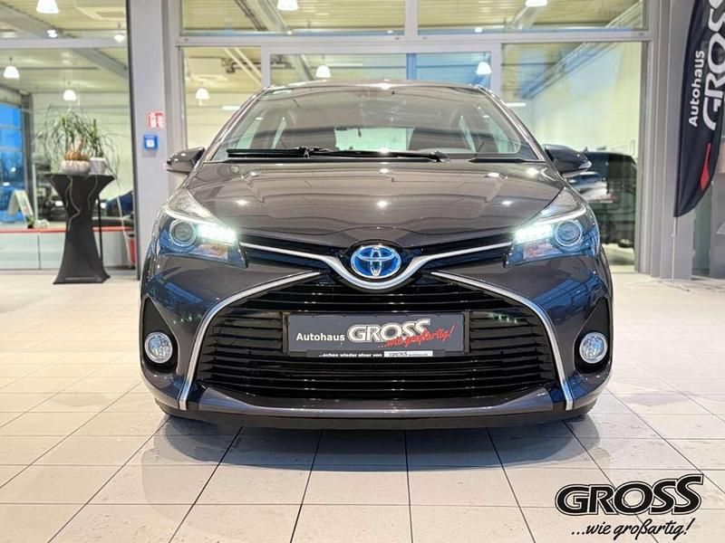 Gebraucht Toyota Yaris Hybrid Comfort 101 PS (74 kW) 2014 Grau Kleinwagen