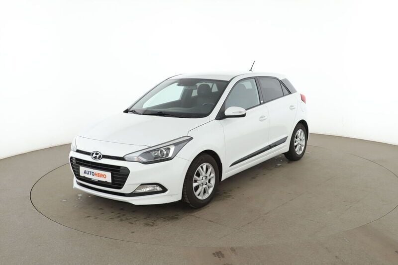 Weiß Gebraucht 2016 Hyundai i20 Passion Limousine | 9.920 € (Fairer Preis) - Bild 1/4