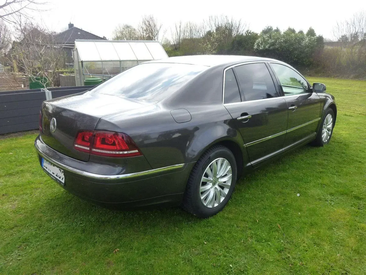 Gebraucht VW Phaeton 245 PS (180 kW) 2014 Braun Limousine