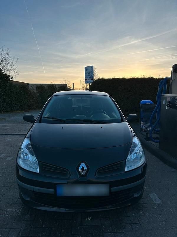 Gebraucht Renault Clio II 75 PS (55 kW) 2006 Schwarz Kleinwagen