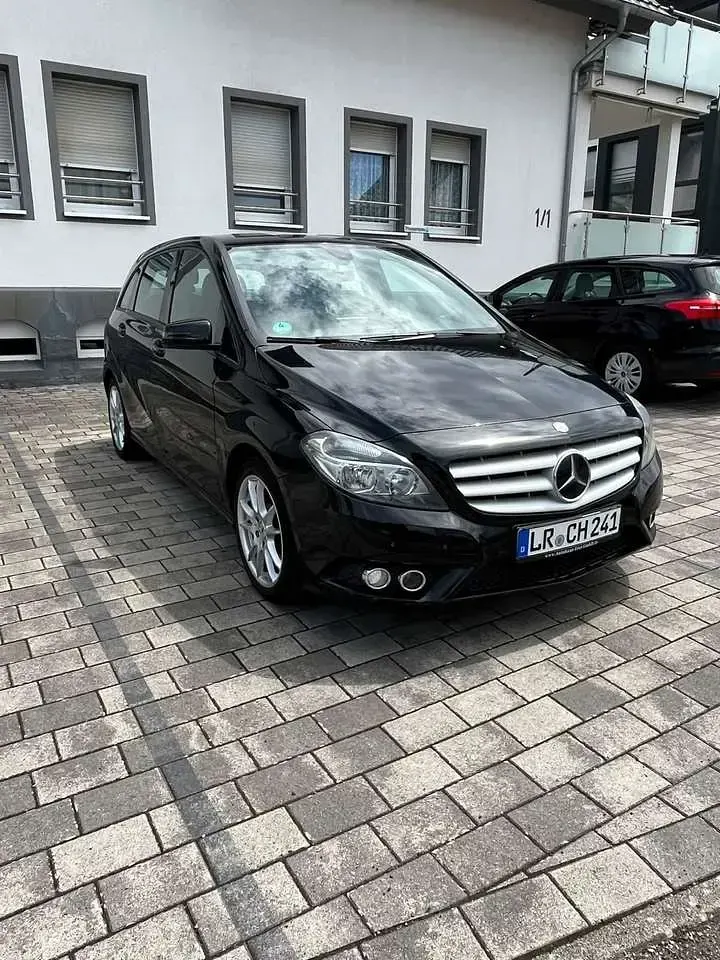 Gebraucht Mercedes B180 AMG Edition 1 109 PS (80 kW) 2012 Schwarz Kleinwagen