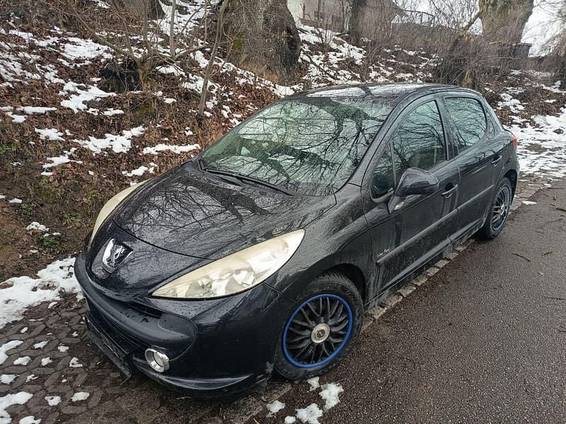 Gebraucht Peugeot 207 Urban Move 95 PS (69 kW) 2009 Schwarz Kleinwagen