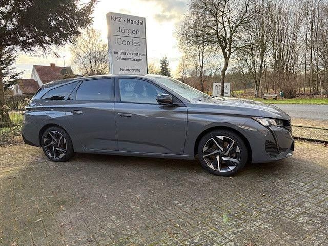 Gebraucht Peugeot 308 SW Allure 131 PS (96 kW) 2024 Grau Kombi