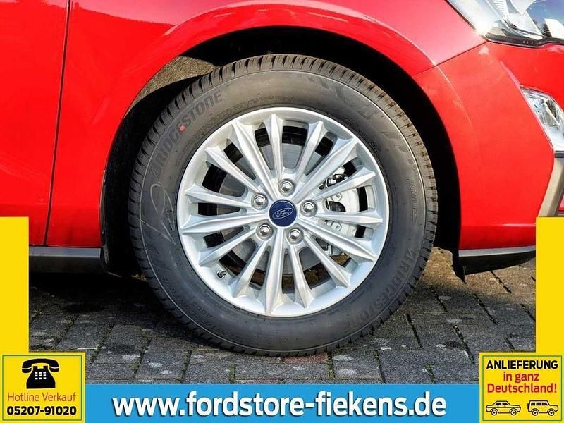 Gebraucht Ford Focus Titanium 155 PS (114 kW) 2022 Rot metallic Limousine