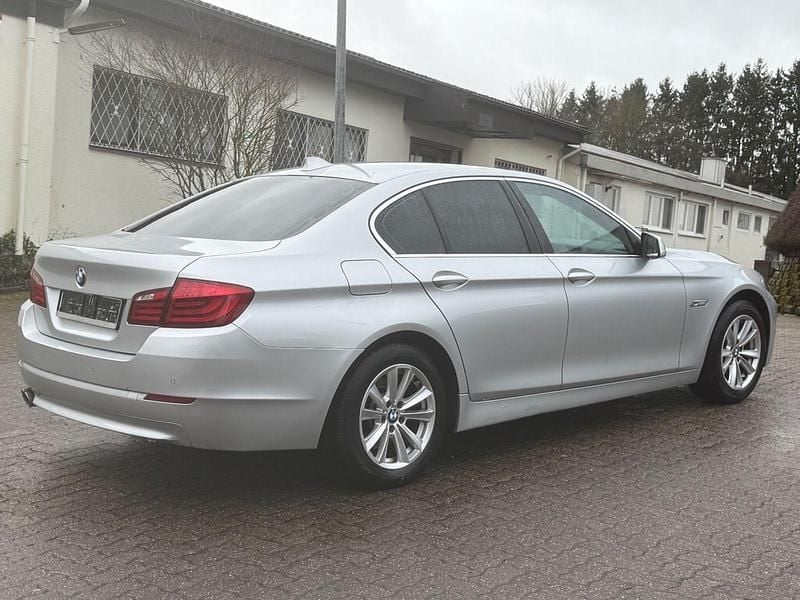 Gebraucht BMW 520 184 PS (135 kW) 2012 Silber Limousine