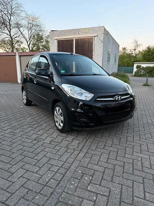 Gebraucht Hyundai i10 69 PS (50 kW) 2011 Schwarz Kleinwagen