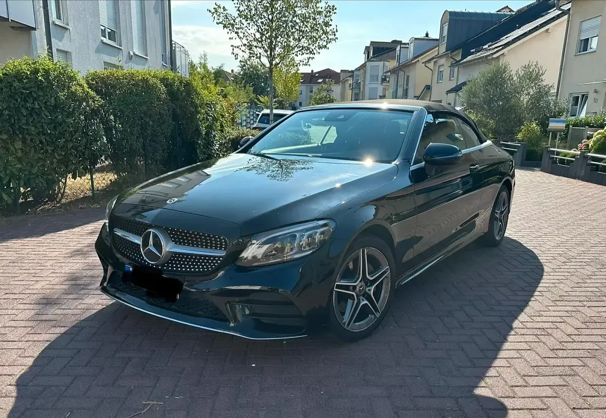 Gebraucht Mercedes C180 AMG line 156 PS (114 kW) 2019 Schwarz Cabrio