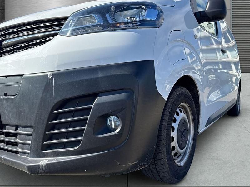 Używany Opel Vivaro-e Combi Edition 100 kW (136 KM) 2022 Biały Van