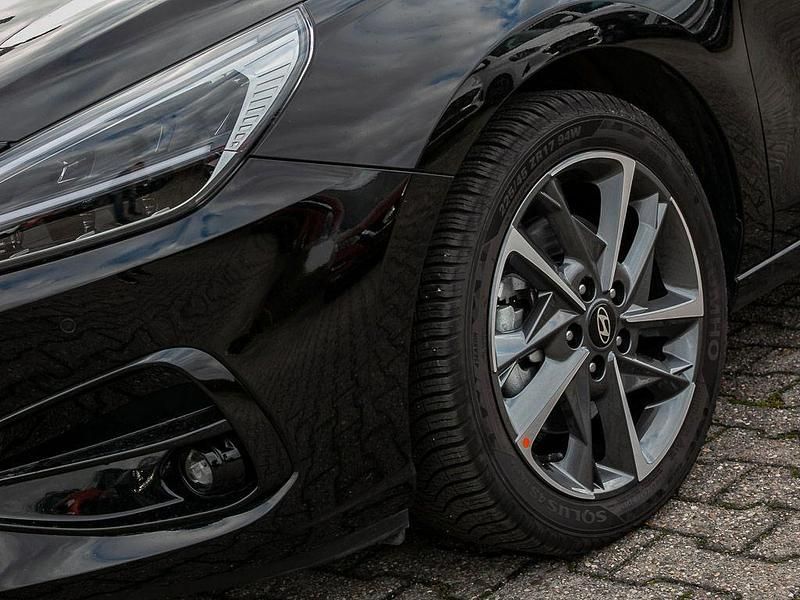 Gebraucht Hyundai i30 Advantage 101 PS (74 kW) 2025 Schwarz Kombi