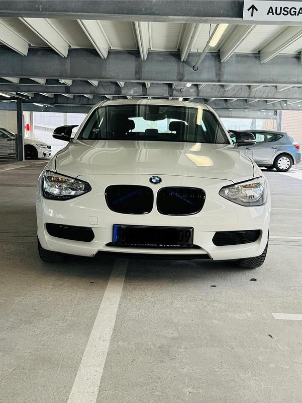 Weiß Gebraucht 2014 BMW 116 Kleinwagen | 7.600 € (Fairer Preis) - Bild 1/4