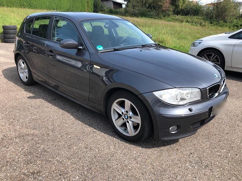 Grau Gebraucht 2006 BMW 118 Kleinwagen | 2.500 € (Superpreis) - Bild 1/4